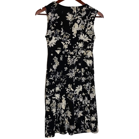 Daisy Fuentes Petites Mini Dress Empire Waist A-Line Floral Black White SP PS - Picture 2 of 15